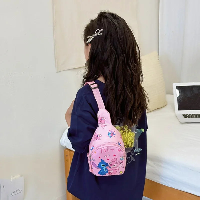 Bolsa de Peito do Stitch — Mochila Cartoon Fofa da Disney, Novo Modelo Anime, Bolsa Transversal para Viagem, Lazer e Organização — Presente de Aniversário para Menino ou Menina
